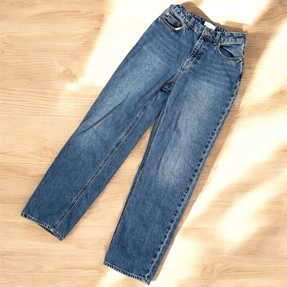 H&M Medium Wash High Rise Waisted Mom Dad 90s Jeans 4 Straight - Picture 1 of 9